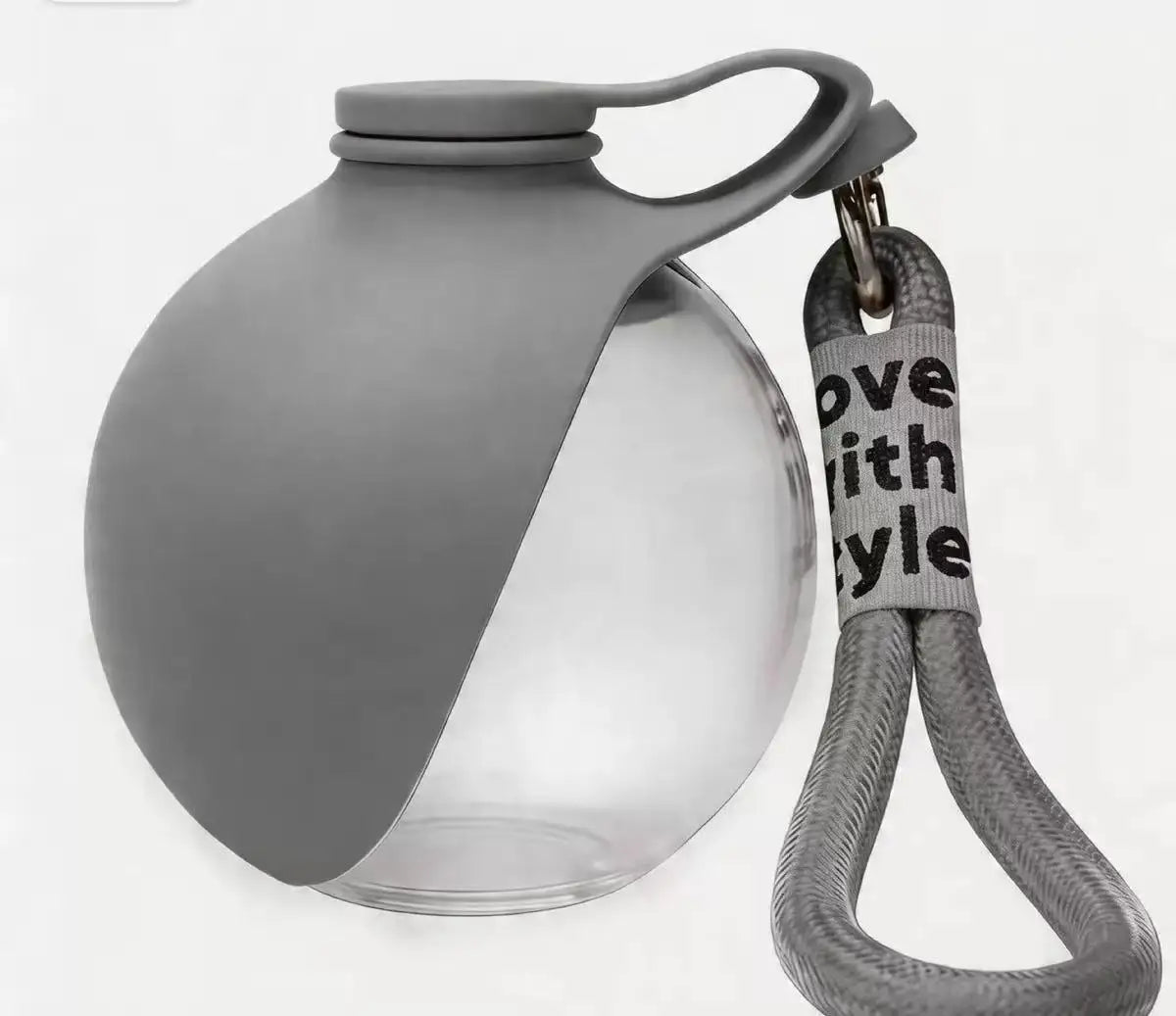 1PCS 545ml Portable & Hangable & Lightweight Pet Water Bottle for On-the-Go Outdoor Use Food-grade Silicone Bottle Dog Supplies